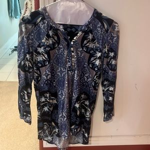 Lucky brand XS fun  floral shirt. Blue and navy!